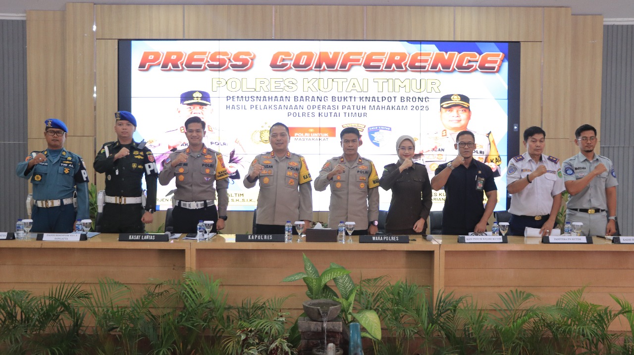 Polres Kutai Timur Gelar Press Conference Operasi Patuh Mahakam 2025 dan Musnahkan 33 Knalpot Brong